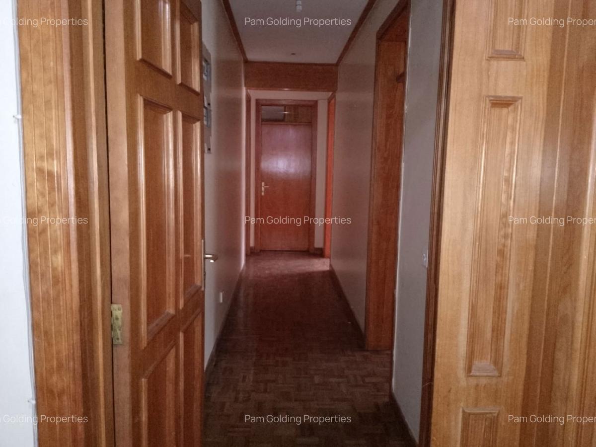4 Bed Apartment with En Suite in Kilimani - 6