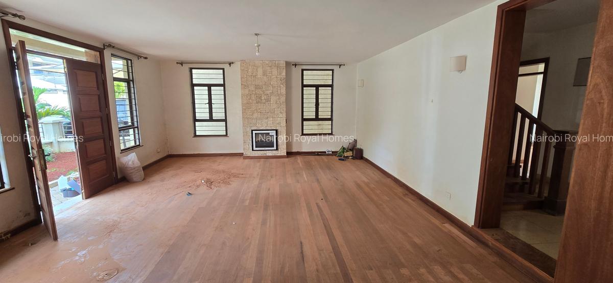 5 Bed Townhouse with En Suite at Lavington Green - 18