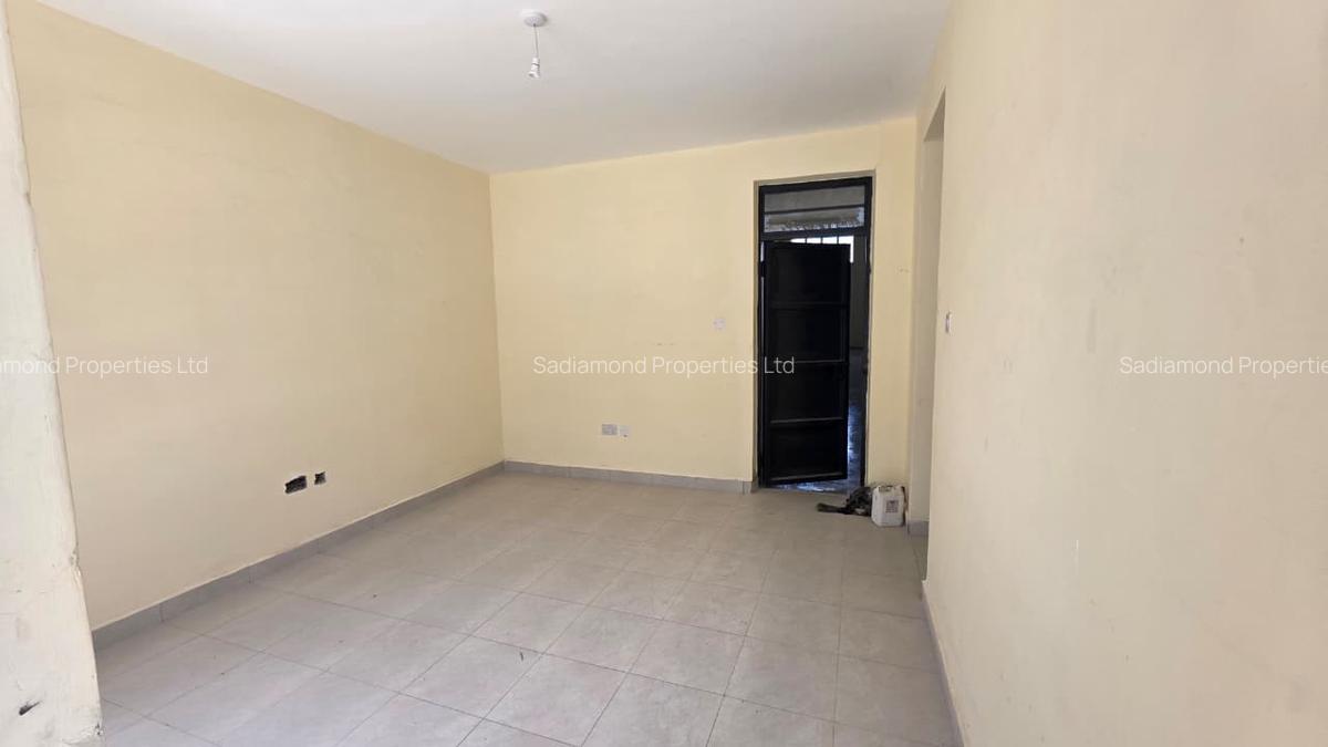 4,100 ft² Warehouse with Parking in Eastern ByPass - 4