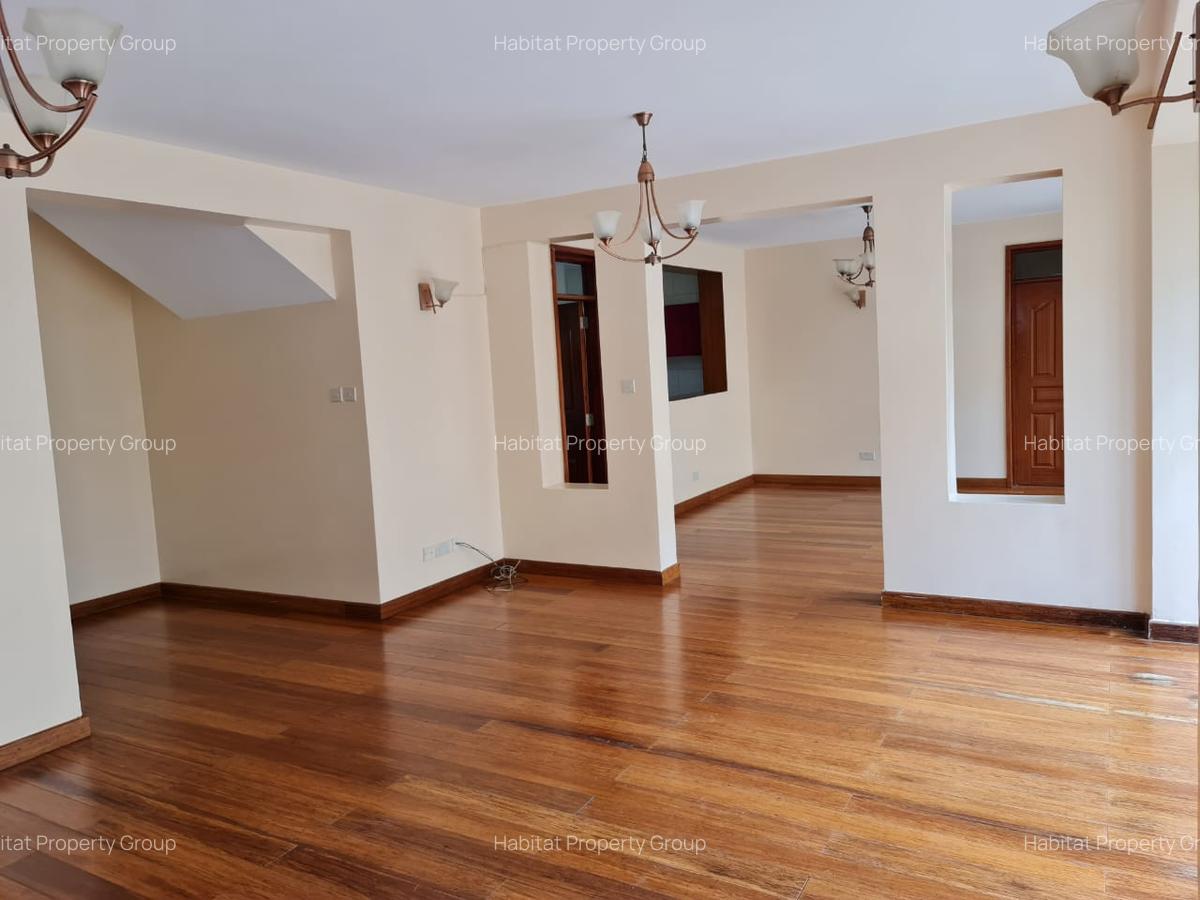 5 Bed Townhouse with En Suite at Convent Road - 3