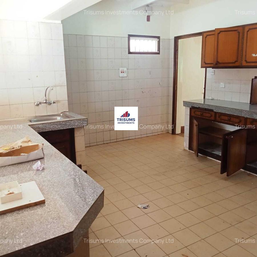 5 Bed House with En Suite in Westlands Area - 5