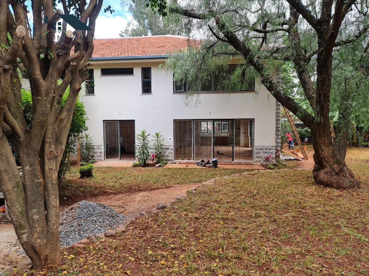 4 Bed House with En Suite at Lavington - 12