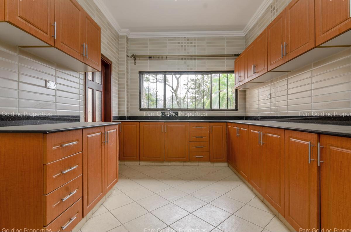 4 Bed Apartment at Brookside Drive - 2