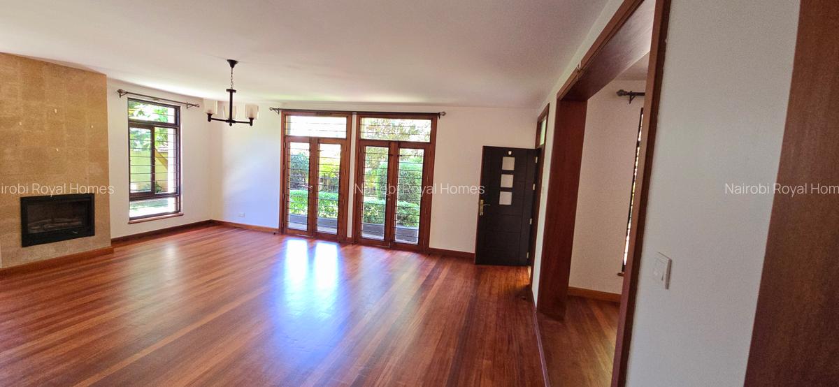 5 Bed Townhouse with En Suite at Lavington Green - 7