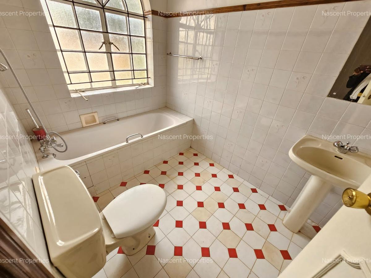 5 Bed House with En Suite in Loresho - 14