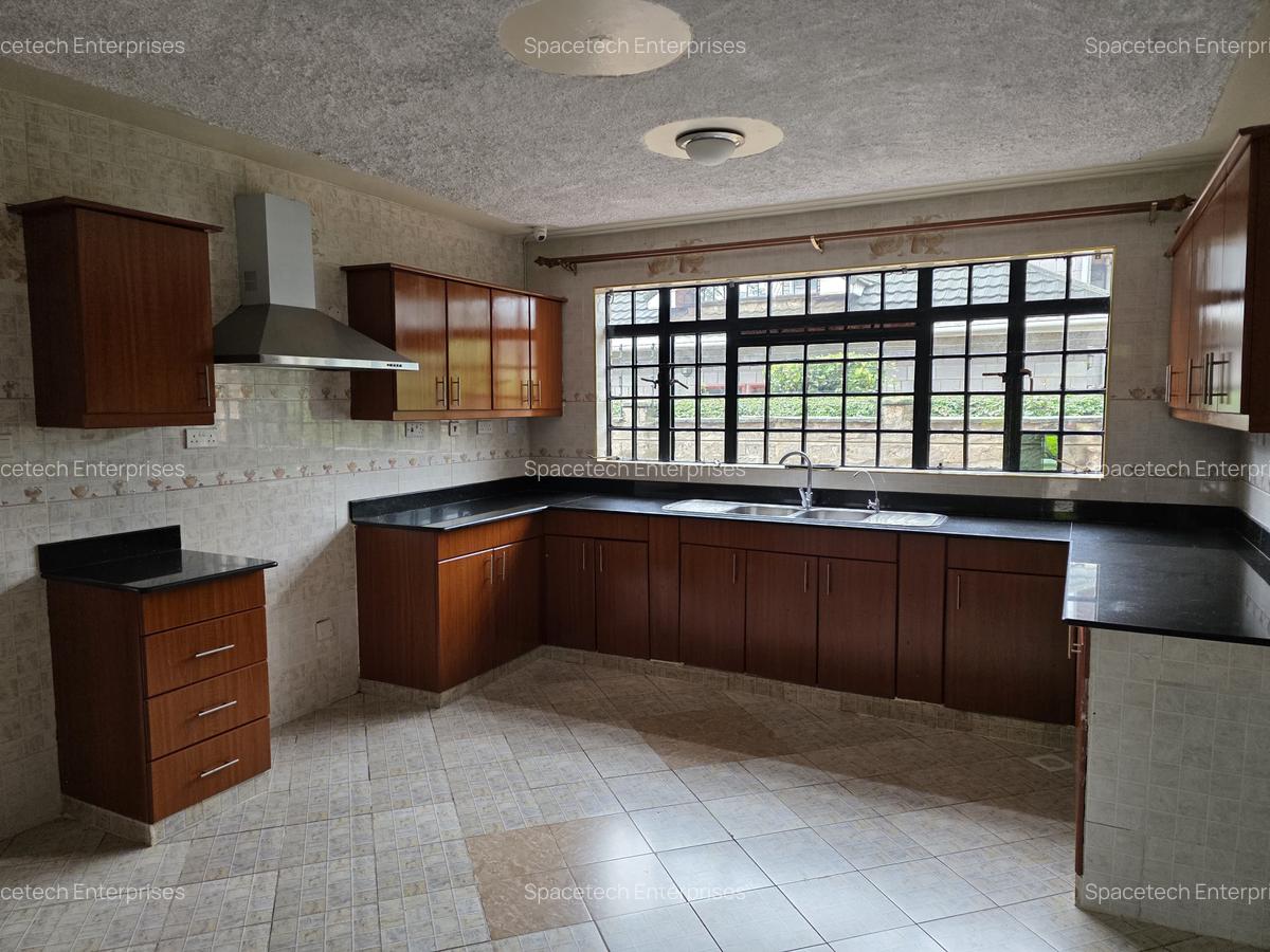 6 Bed House with En Suite in Runda - 6