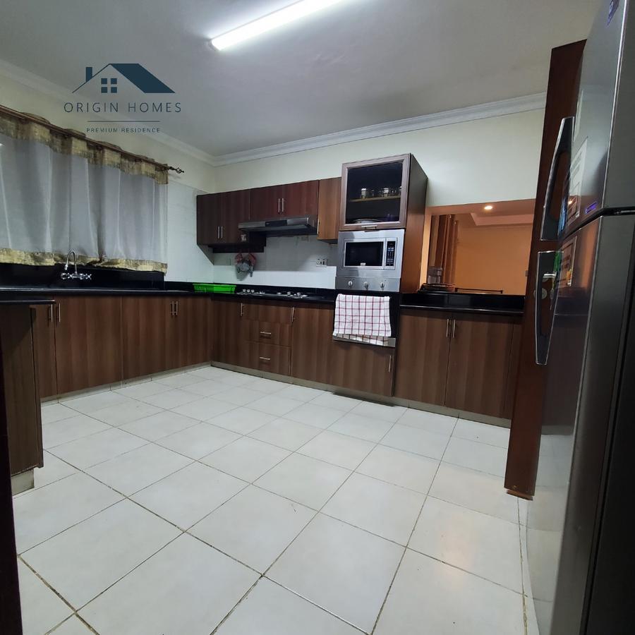 Furnished 3 Bed Apartment with En Suite at Dennis Pritt Road - 5