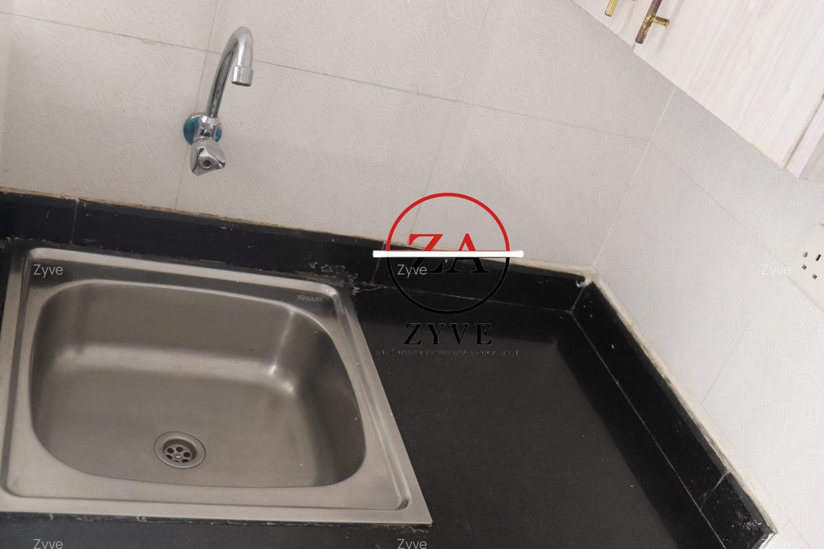 Studio Apartment with En Suite at Kilimani - 6