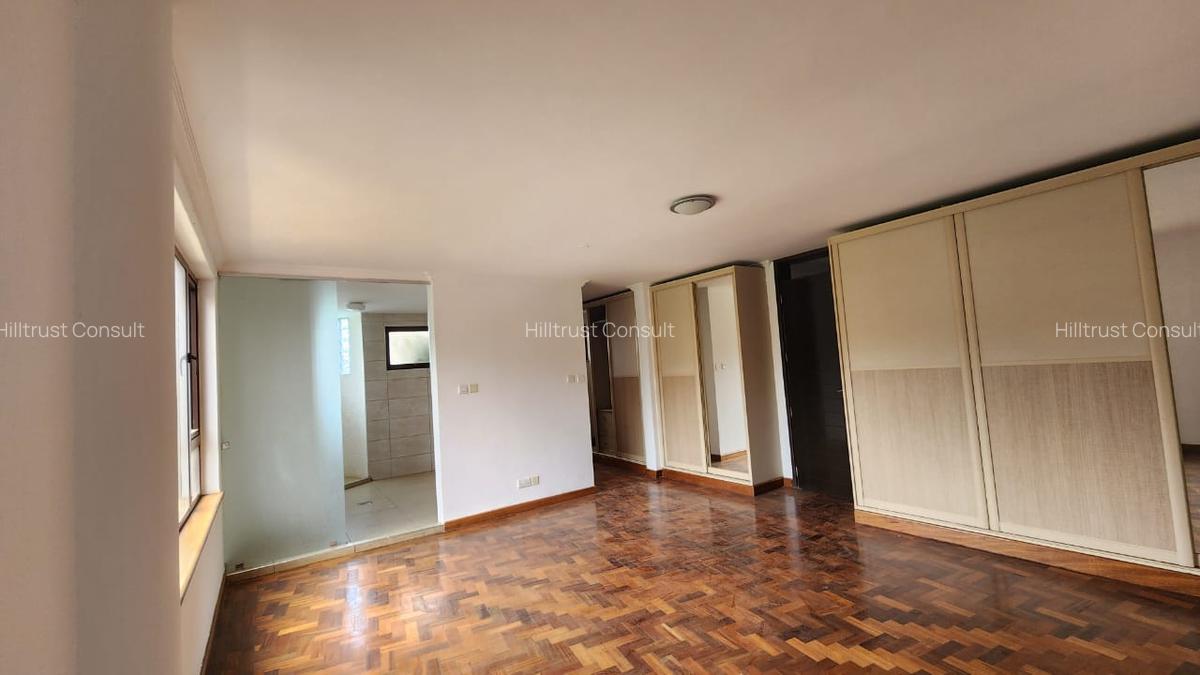 3 Bed Apartment with En Suite in Riverside - 13