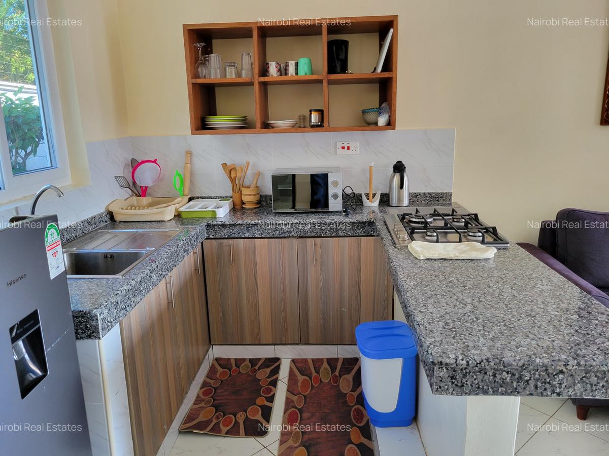 1 Bed House with En Suite in Diani - 3