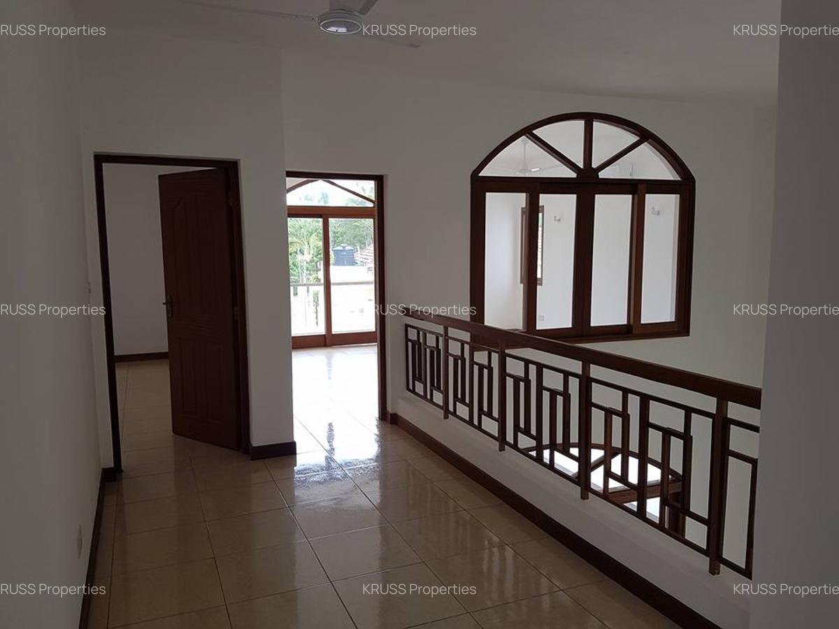 4 Bed Villa with En Suite at Hr2353 - 11