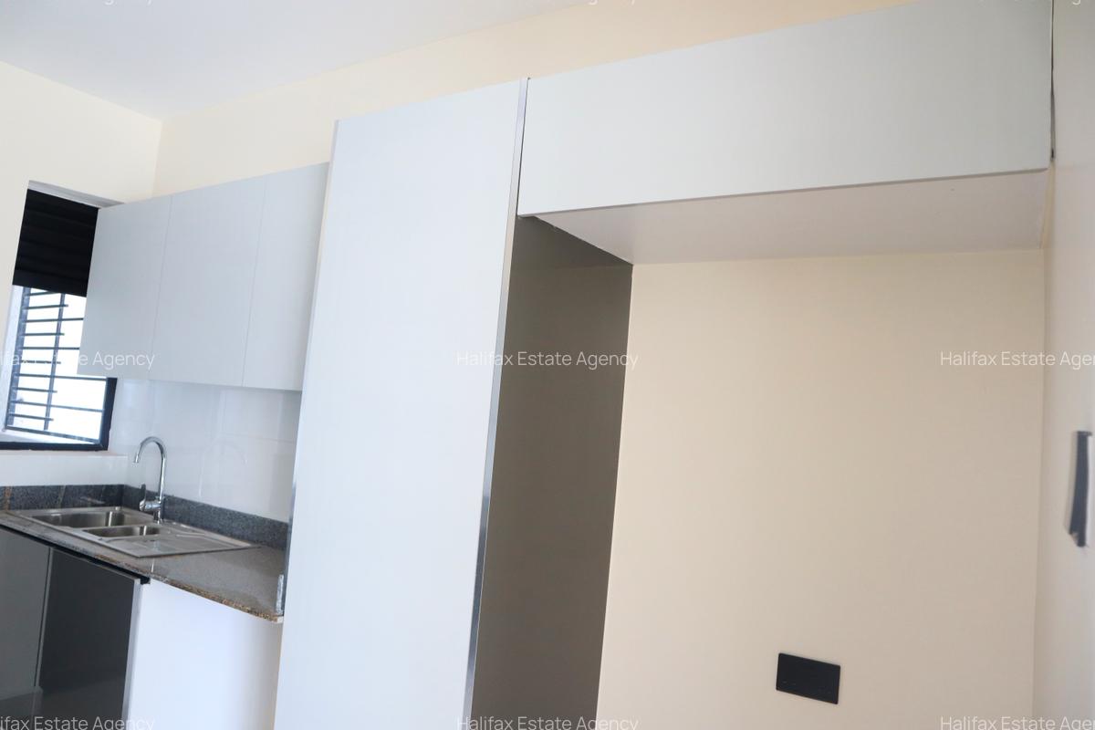 Serviced 3 Bed Apartment with En Suite in Westlands Area - 4