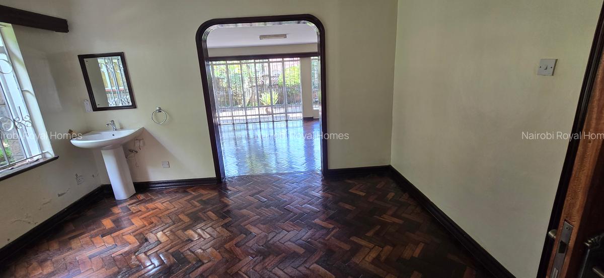5 Bed Townhouse with En Suite at Lavington Off Gitanga - 8