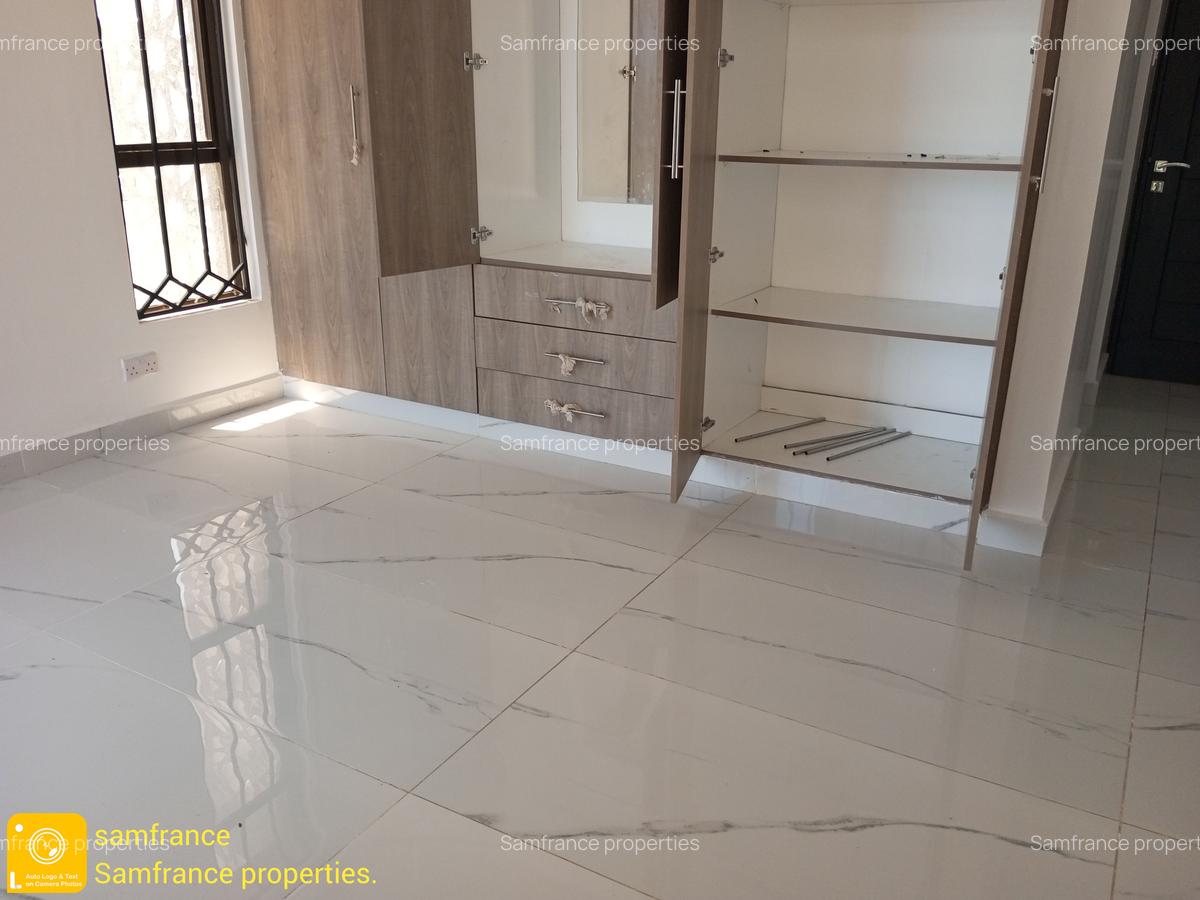 3 Bed Apartment with En Suite at Links Road - 3