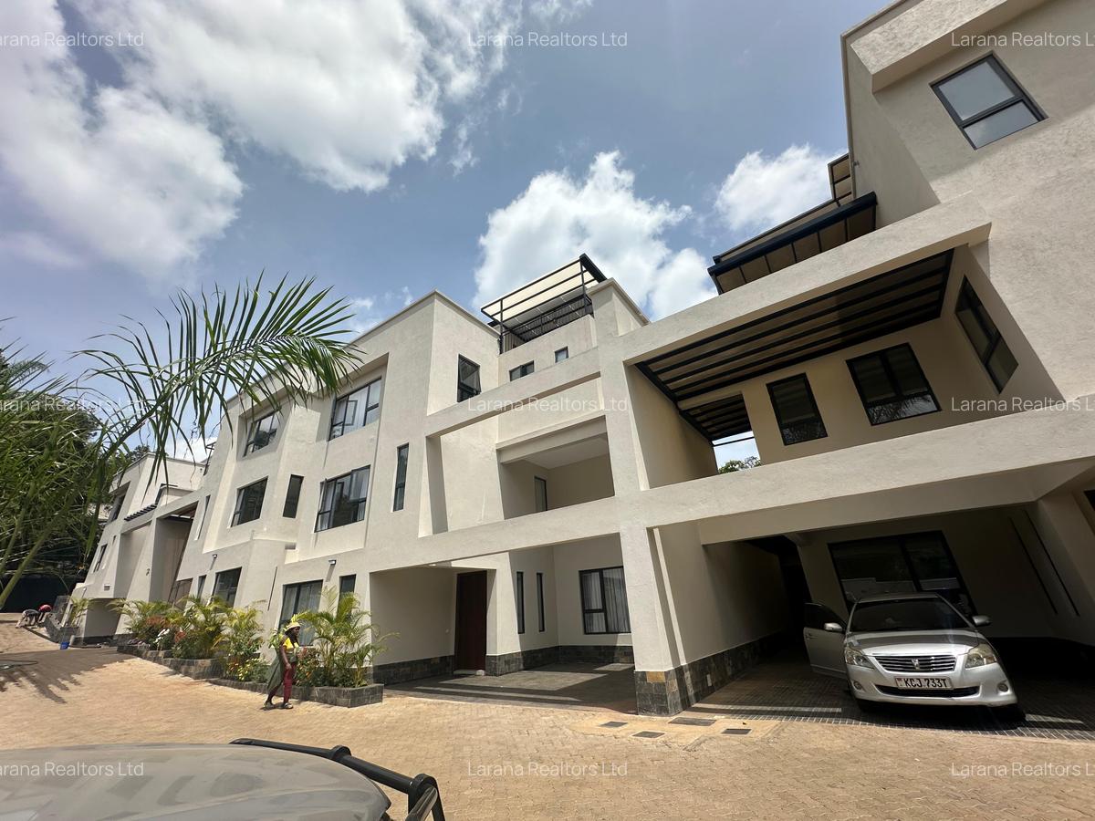 5 Bed Townhouse with En Suite at Manyani Cl - 3