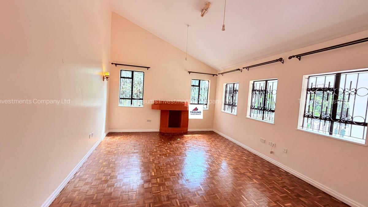 5 Bed House with En Suite in Runda - 2