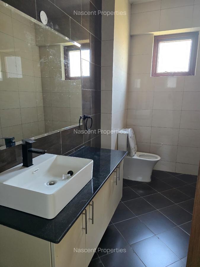 3 Bed Apartment with En Suite in Westlands Area - 18