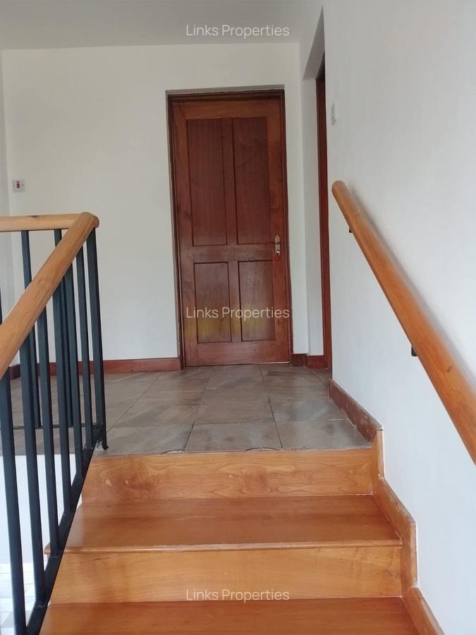4 Bed Townhouse with En Suite at Kerarapon Drive - 10