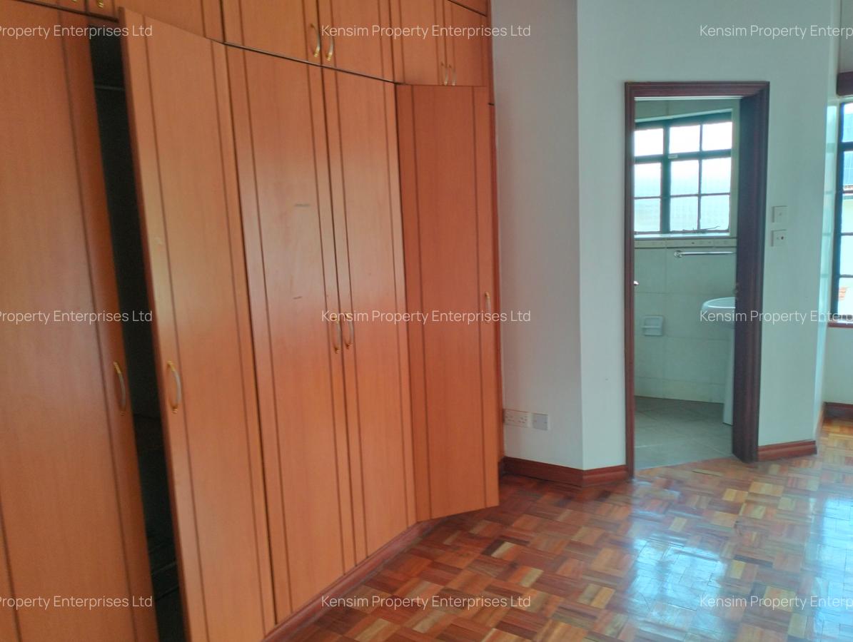 5 Bed Townhouse with En Suite in Lavington - 18