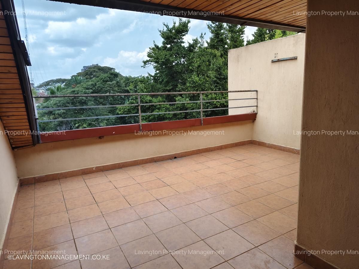 4 Bed Apartment with En Suite at Lavington Green - 8