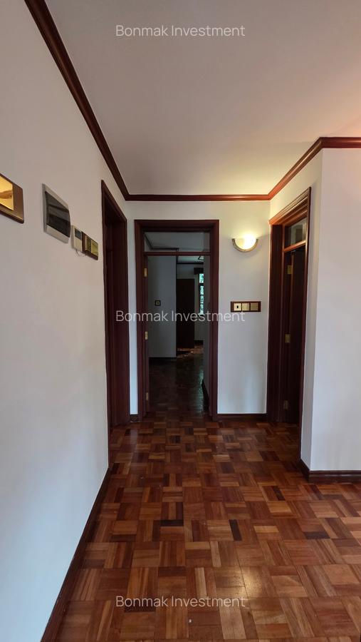 4 Bed Townhouse with En Suite at Lavington Green. - 16