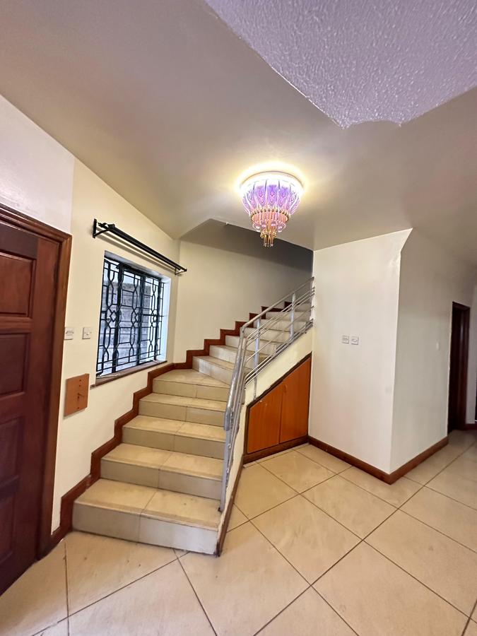 5 Bed Townhouse with En Suite in Lavington - 8