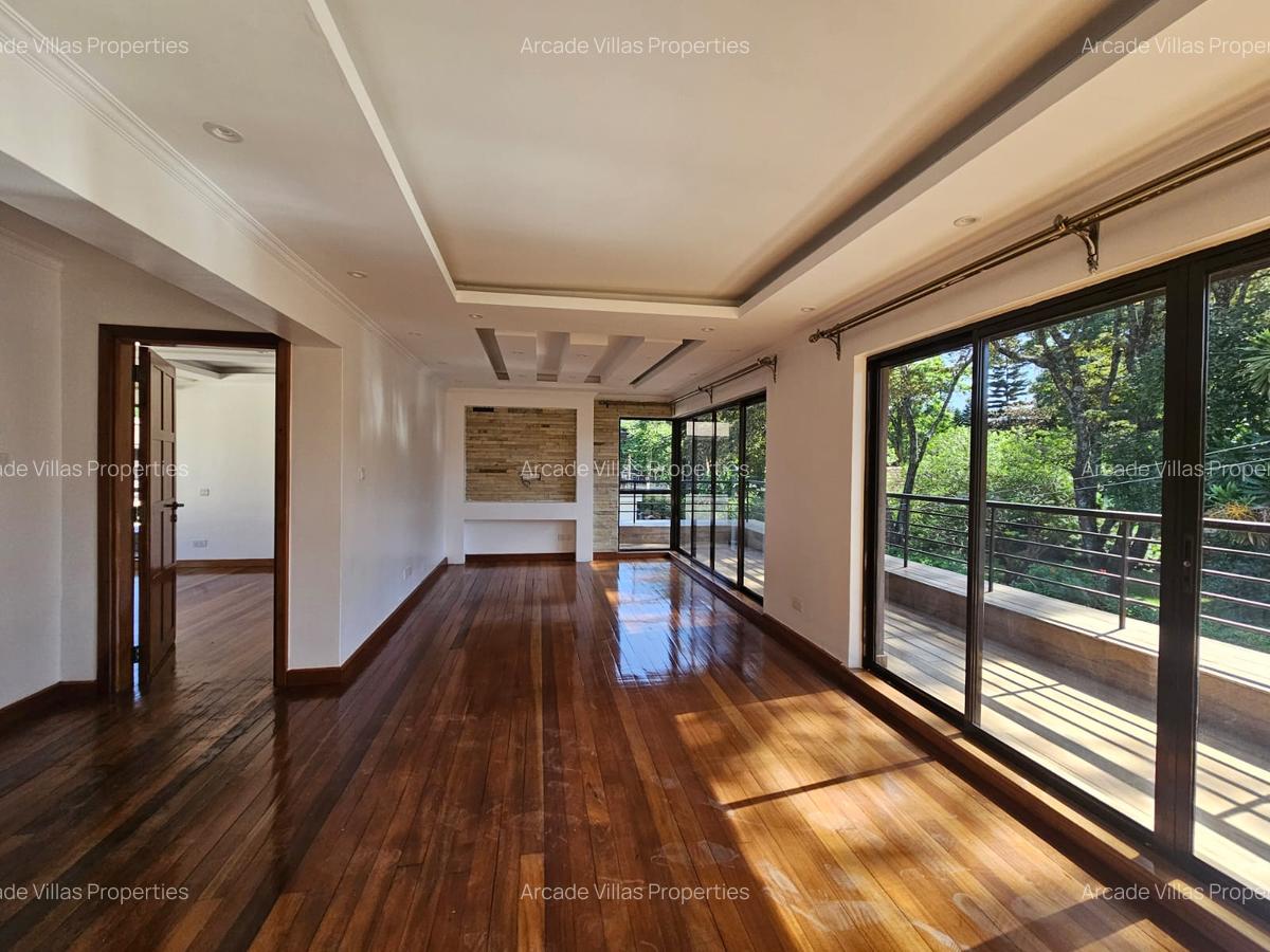 5 Bed Townhouse with En Suite in Lavington - 14