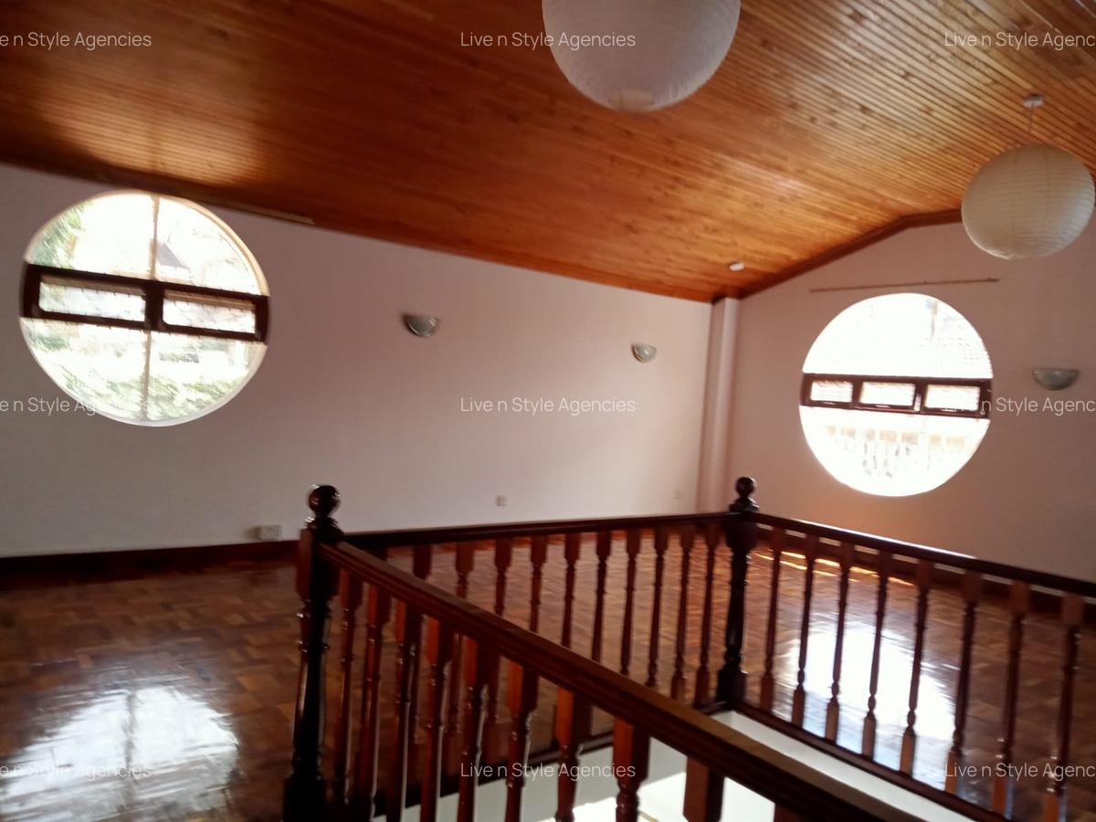 4 Bed House with En Suite in Runda - 8