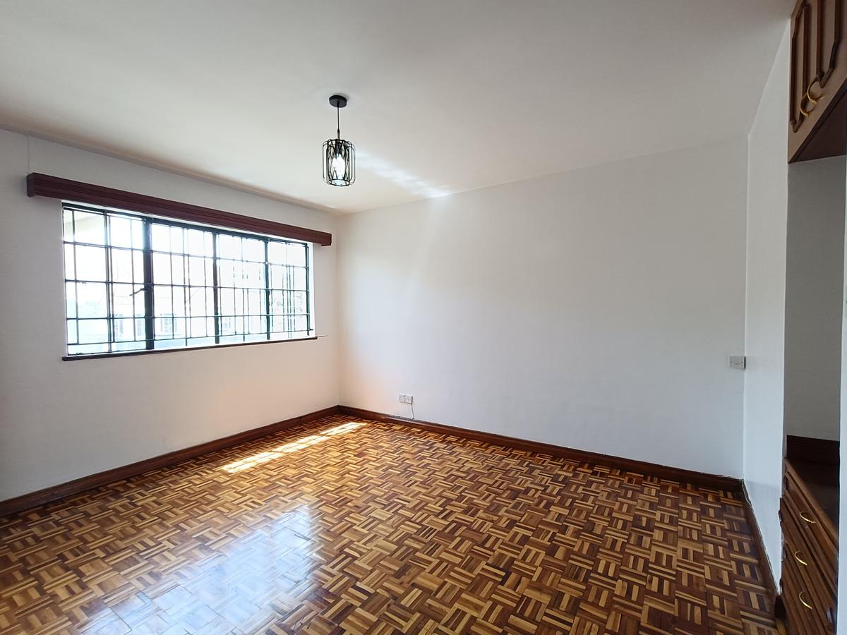 5 Bed Townhouse with En Suite in Spring Valley - 9