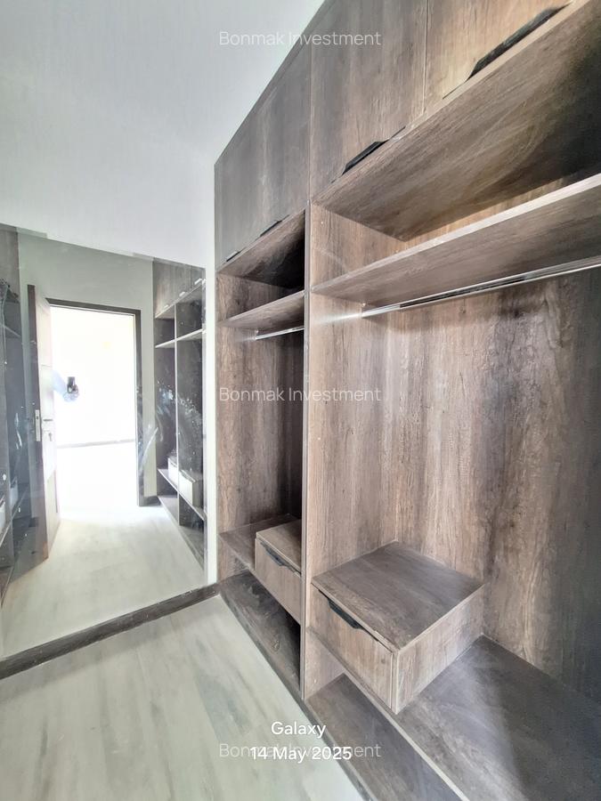 2 Bed Apartment with En Suite at Riverside Drive - 18