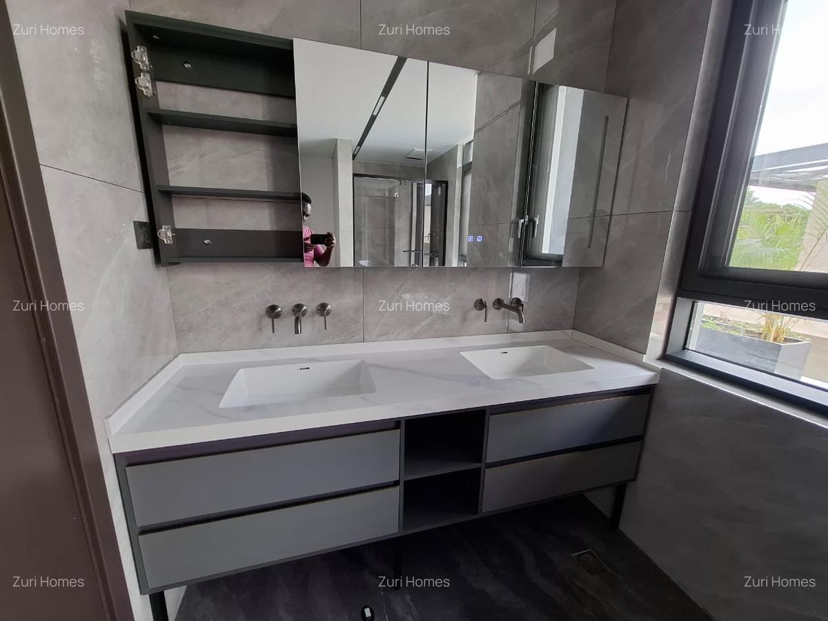 5 Bed Townhouse with En Suite in Lavington - 20