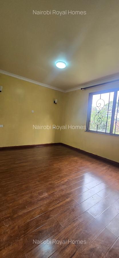 5 Bed Townhouse with En Suite at Lavington Green - 12