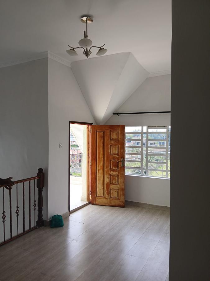 Serviced 3 Bed Apartment with En Suite at Pemways - 10