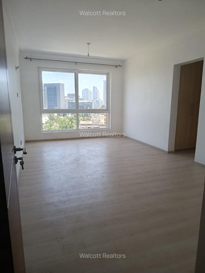 Studio Apartment with En Suite in Westlands Area - 12