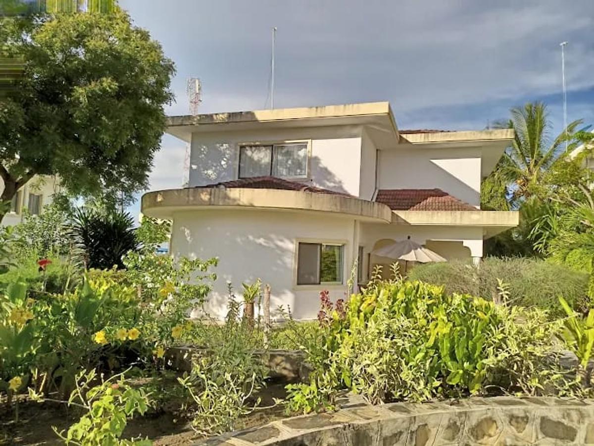 3 Bed Villa with En Suite in Watamu - 1