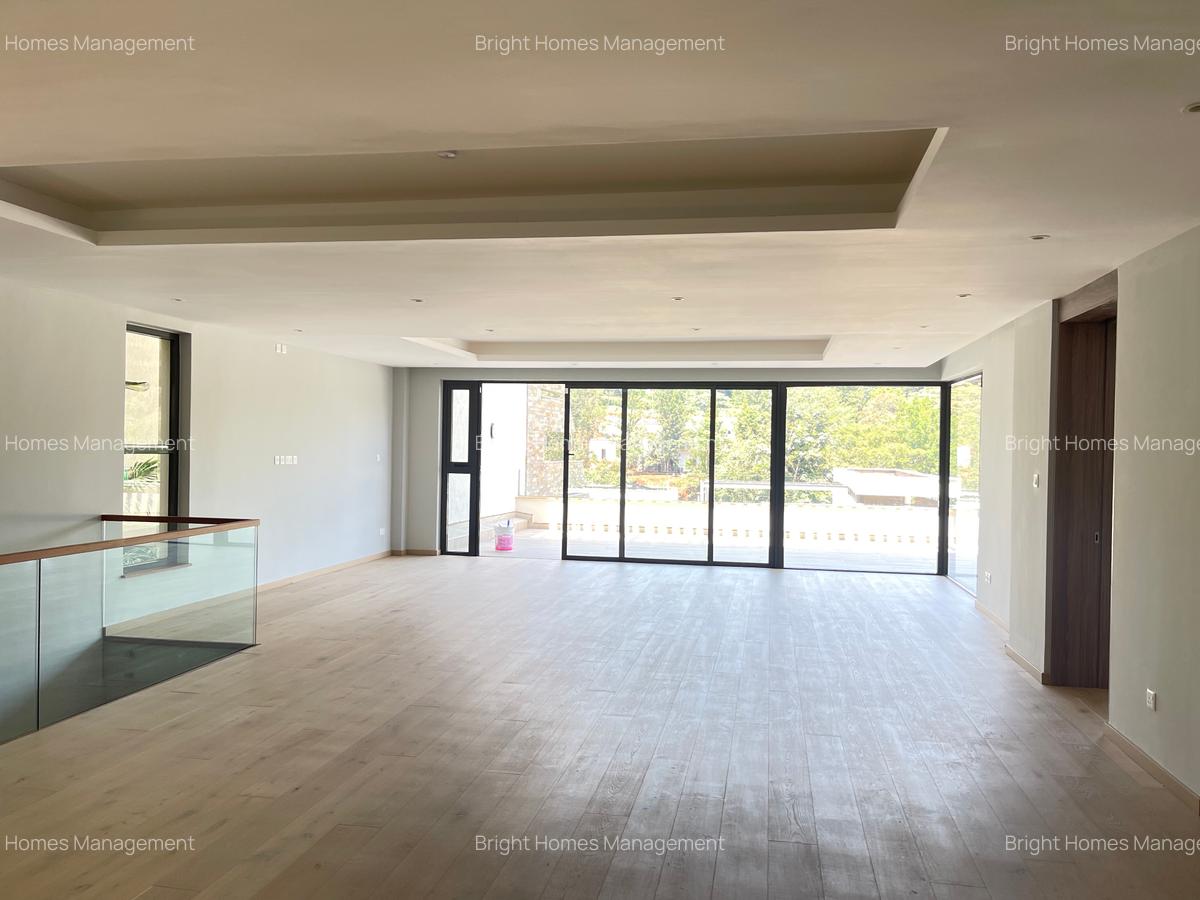 4 Bed Townhouse with En Suite in Spring Valley - 4