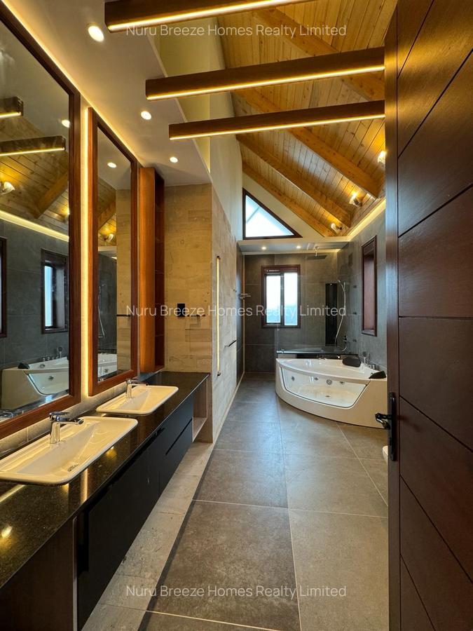 4 Bed House with En Suite in Runda - 17