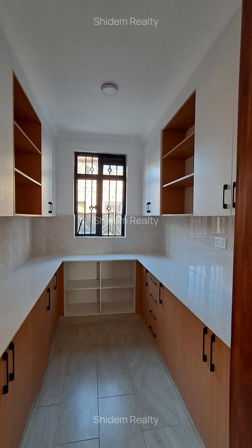 4 Bed House with En Suite at Daykio - 6