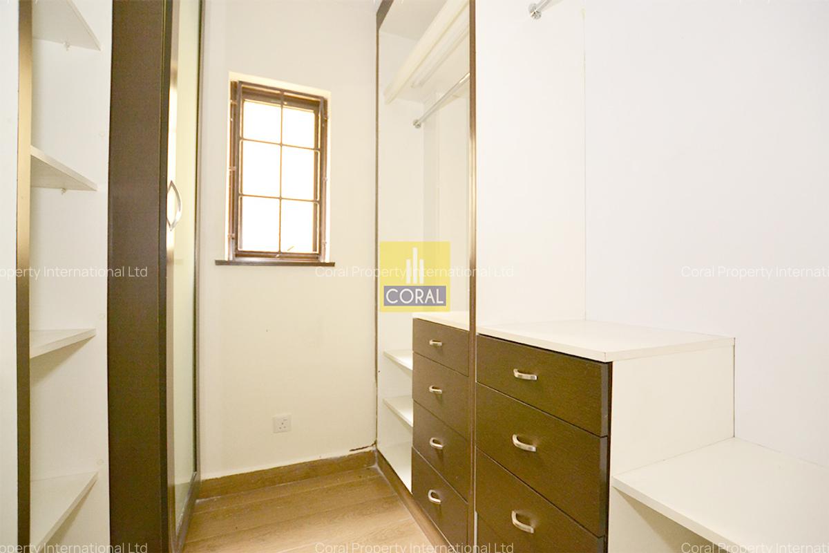 3 Bed Apartment in Riverside - 11