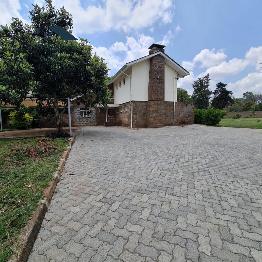 4 Bed House with En Suite at Lavington - 9