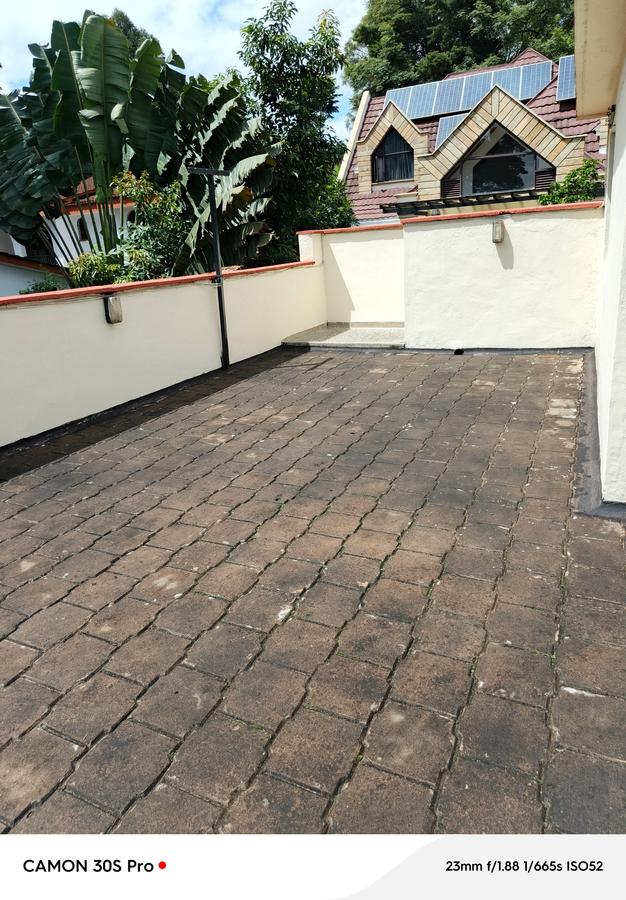 4 Bed Townhouse with En Suite at Lavington - 17