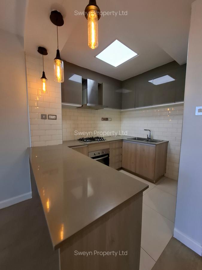 1 Bed Apartment with En Suite in Riverside - 6