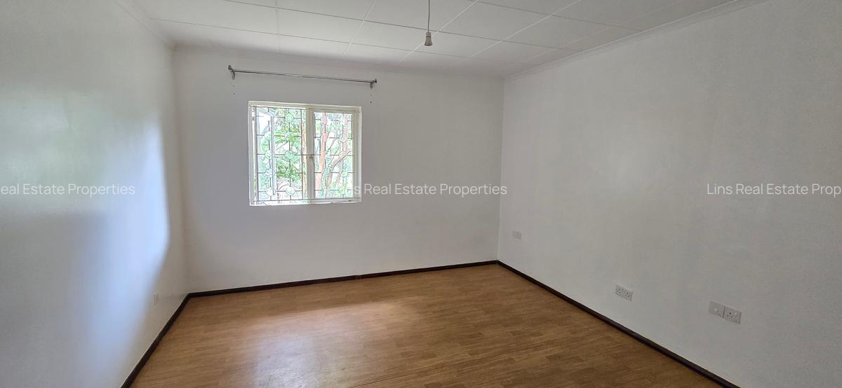 4 Bed House with En Suite in Kyuna - 12