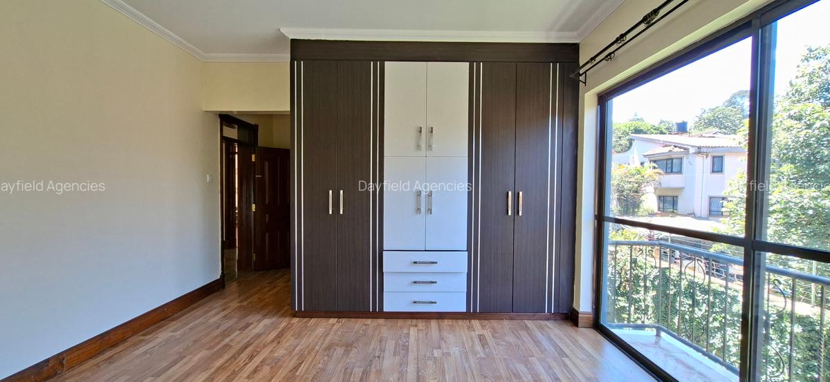 4 Bed House with En Suite at Grevillea Grove - 6