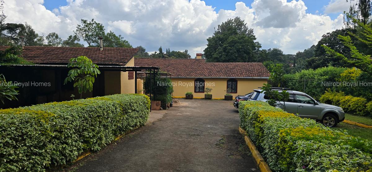 4 Bed House with En Suite at Loresho Road - 1