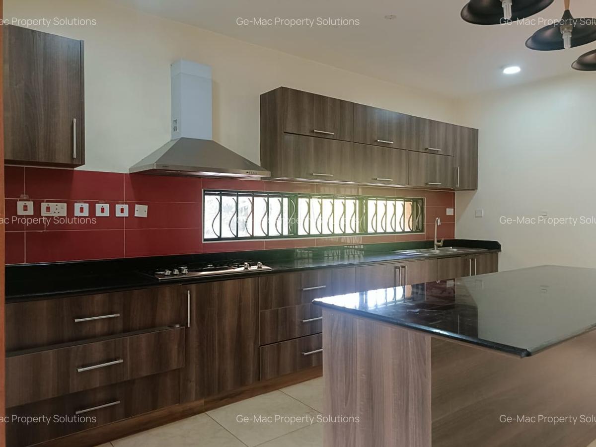 4 Bed House with En Suite in Runda - 11