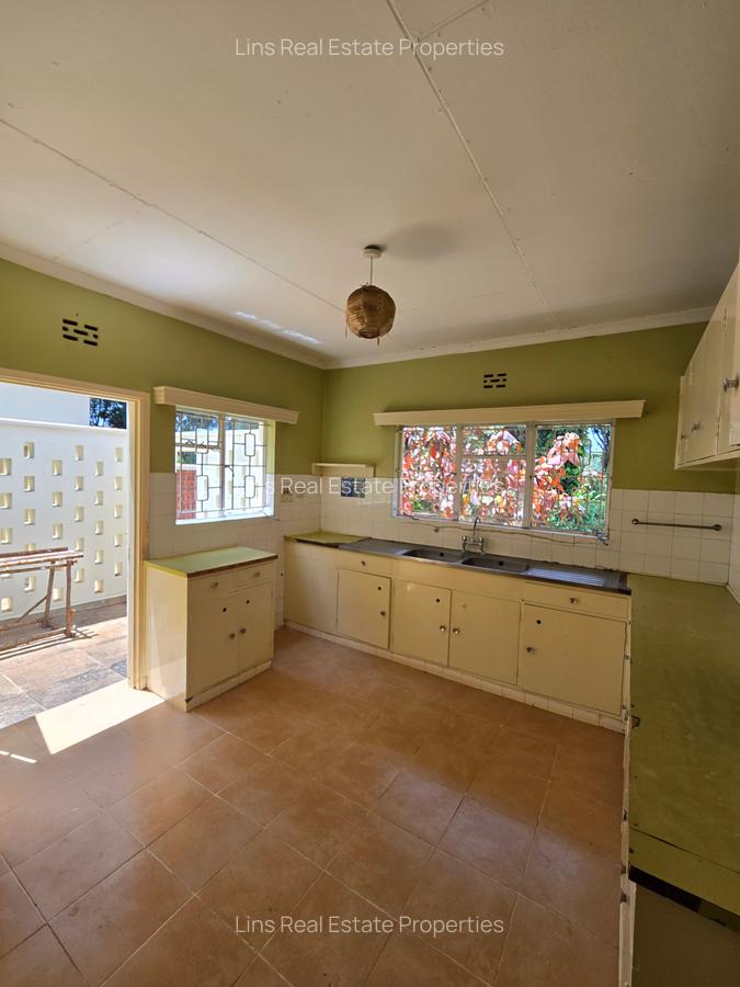 4 Bed House with En Suite in Runda - 9