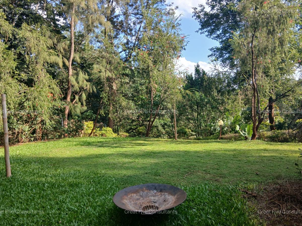 5 Bed Villa with En Suite in Runda - 1