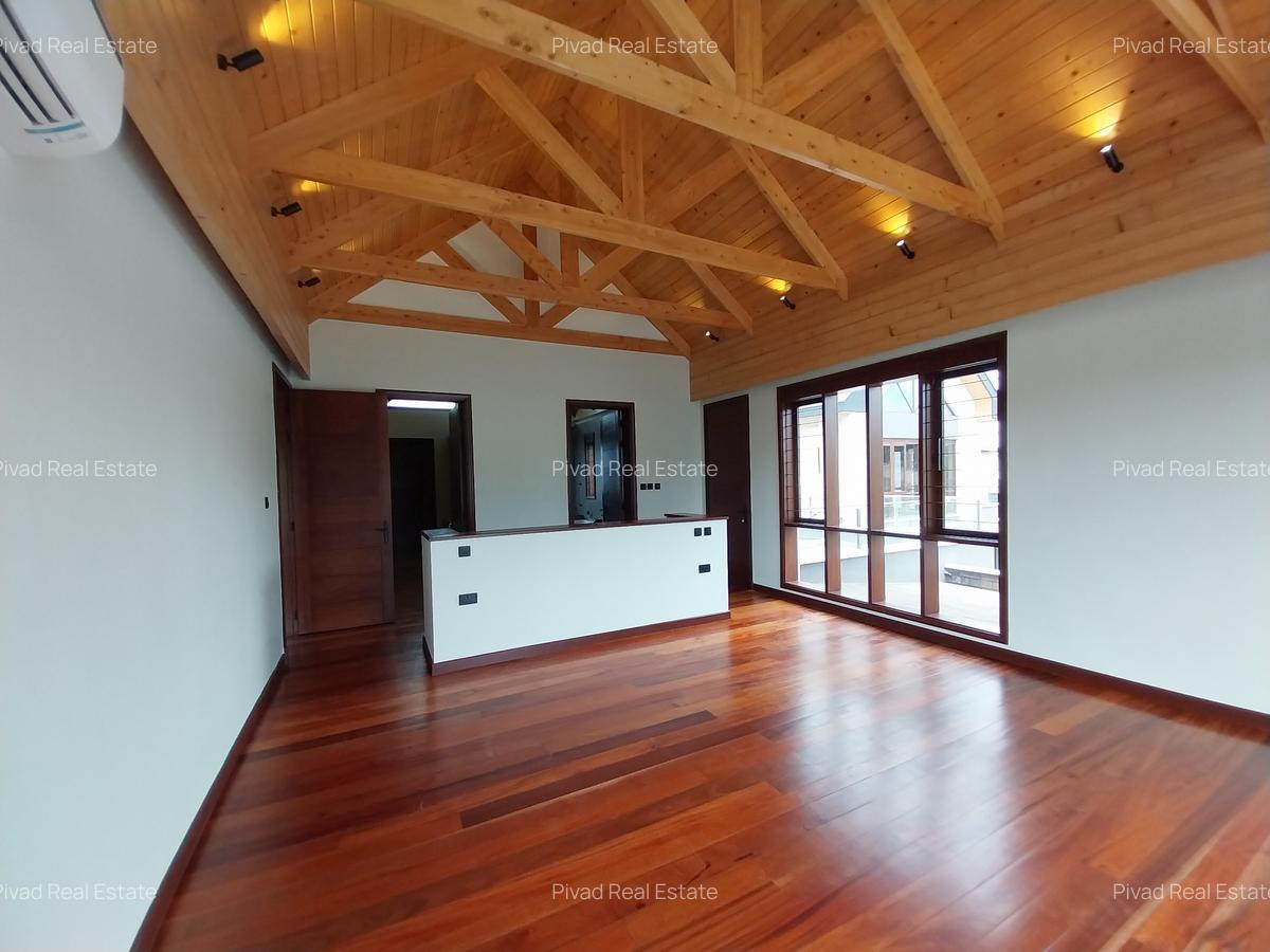 4 Bed House with Swimming Pool in Runda - 14