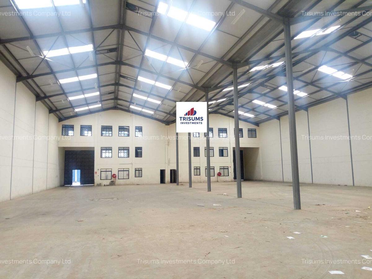 22,600 ft² Warehouse with Fibre Internet in Industrial Area - 2
